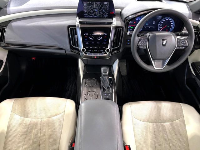 クラウンハイブリッド 2.5 RS