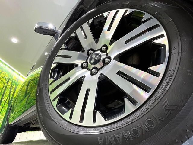 �y����18�C���`�A���~�z�C�[���z�O�ςɃ}�b�`���������A���~�z�C�[���𑕒����Ă���܂��B�e��ЊO�A���~�z�C�[����A�X�^�b�h���X�^�C�����戵�����Ă���܂��B���񂲑��k����������