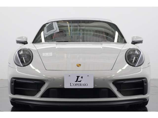 GTS��p�X�|�[�c�f�U�C���t�����g/���A�o���p�[�W�������B�ʏ�̃J�����Ƃ͈قȂ�A���U���I�Ő������ꂽ�X�^�C�����O�����͂ł��B