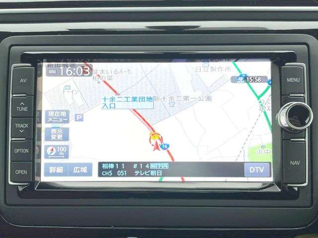 ��VW�����i�r:��̊��̂���i�r�́A����������ԓ������o���Ă���܂��BBluetooth�Đ��ȂǃI�[�f�B�I�@�\���[�����Ă���܂��̂ŁA�^�]�����y���߂܂���
