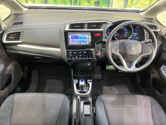 フィット1.5 ハイブリッド Fパッケージ