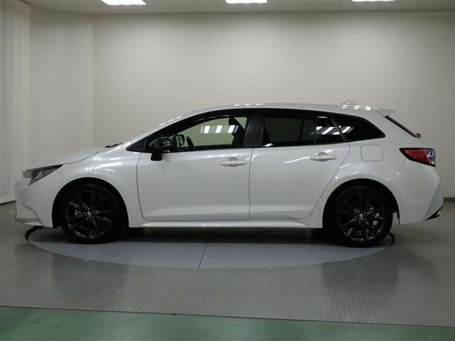 カローラツーリング1.8 ハイブリッド W×B E-Four 4WD