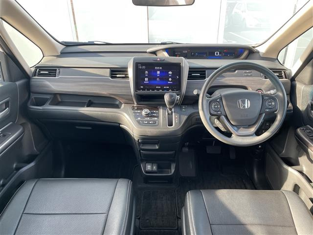 フリード1.5 G ブラックスタイル