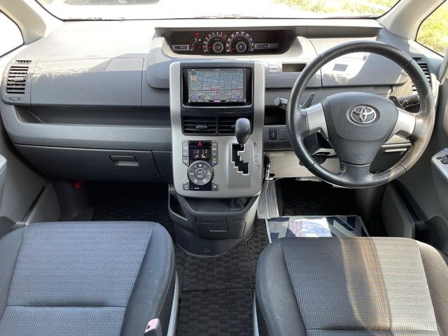 ヴォクシー2.0 ZS