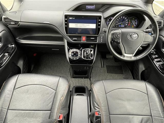 ヴォクシー1.8 ハイブリッド ZS 煌III