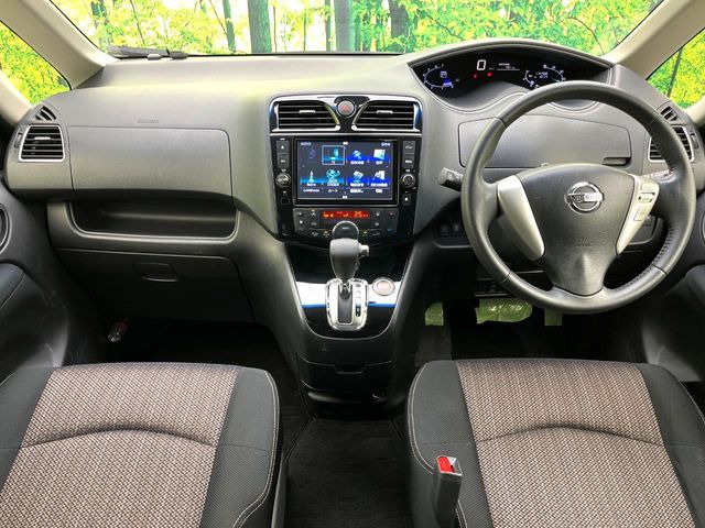 セレナ2.0 ハイウェイスター S-HYBRID