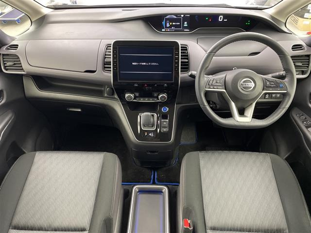 セレナ1.2 e-POWER ハイウェイスターV