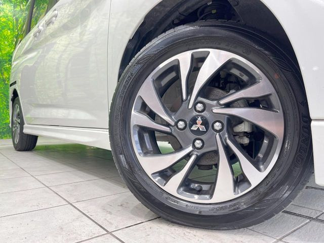 �y����15�C���`�A���~�z�C�[���z�O�ςɃ}�b�`���������A���~�z�C�[���𑕒����Ă���܂��B�e��ЊO�A���~�z�C�[����A�X�^�b�h���X�^�C�����戵�����Ă���܂��B���񂲑��k����������