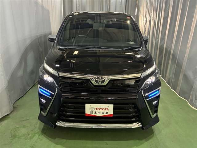 ヴォクシー2.0 ZS 煌III 4WD