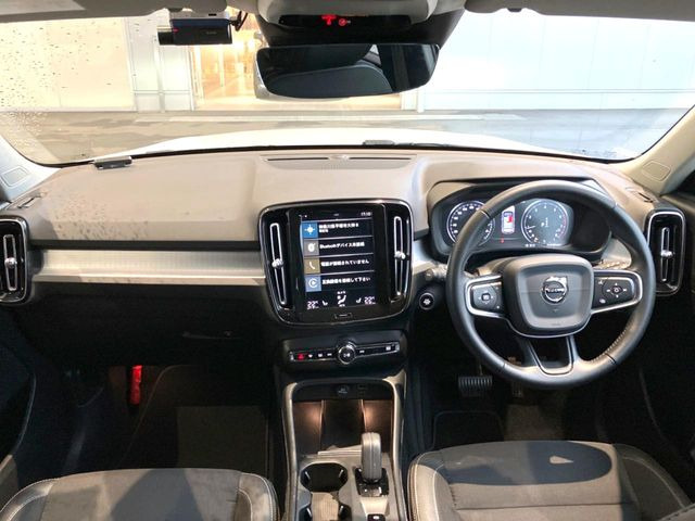 XC40T4 モメンタム