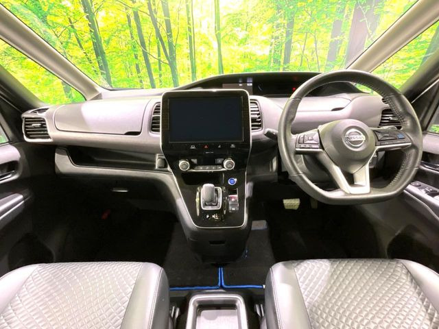 セレナ1.2 e-POWER ハイウェイスターV