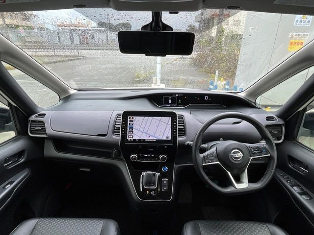 セレナ1.2 e-POWER ハイウェイスターV