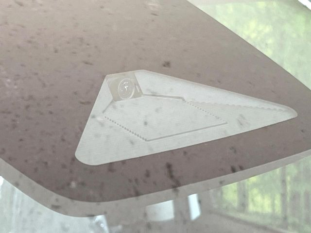 【ホンダセンシング】走行中に前方の車両等を認識し、衝突しそうな時は警報とブレーキで衝突回避と被害軽減をアシスト。より安全にドライブをお楽しみいただけます。