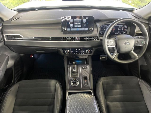 アウトランダーPHEV2.4 G 4WD