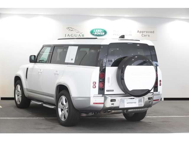 ディフェンダー130 ファースト エディション 3.0L D300 ディーゼル 4WD