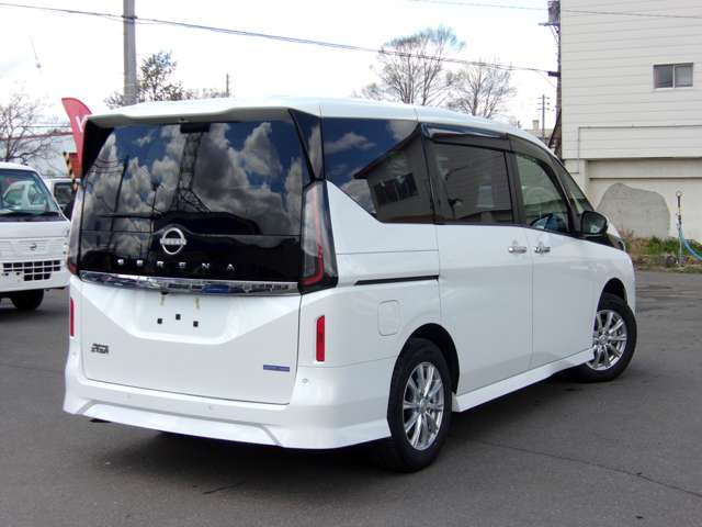 セレナ2.0 ハイウェイスターV Vセレクション 4WD