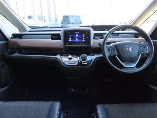 フリード1.5 ハイブリッド クロスター 4WD