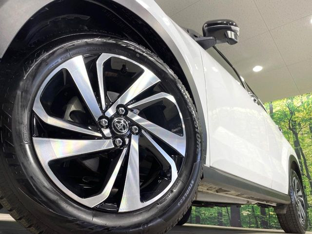 �y����17�C���`�A���~�z�C�[���z�O�ςɃ}�b�`���������A���~�z�C�[���𑕒����Ă���܂��B�e��ЊO�A���~�z�C�[����A�X�^�b�h���X�^�C�����戵�����Ă���܂��B���񂲑��k����������