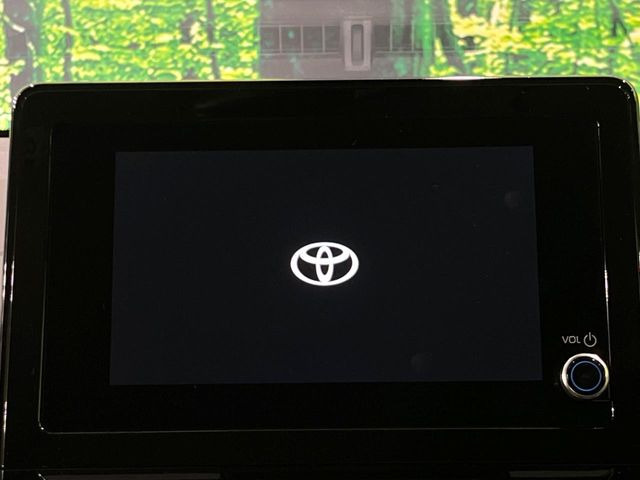 �y8�C���` �f�B�X�v���C�I�[�f�B�I�z���ʂ̃f�B�X�v���C��AppleCarPlay��AndroidAuto�����p�\�B�傫�ȉ�ʂŃX�}�z�i�r�A�v���������p���������܂���