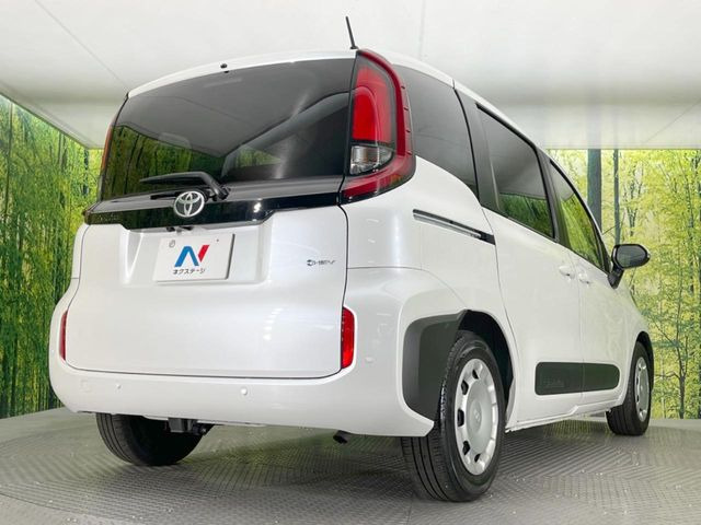 ☆全国のネクステージからお取り寄せが可能※!遠方の店舗に展示してあるクルマが気になる場合も、最寄りの店舗でご覧いただくことが可能です!是非私たちに要望をお聞かせください!※別途費用