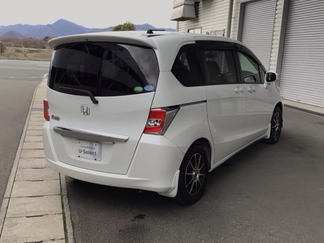 フリード1.5 G プレミアムエディション