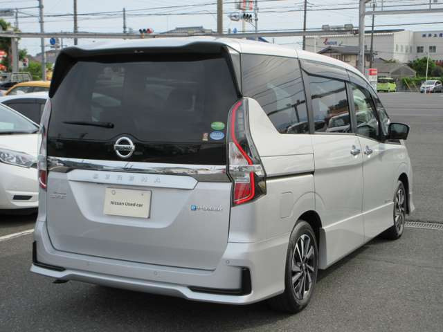 セレナ1.2 e-POWER ハイウェイスターV