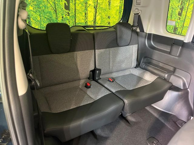 3列目シートはもちろん状態良好☆大人でもゆったりと座って頂けますので、大人数でのお出かけもラクラクです♪ご家族で、気の知れた仲間で、ドライブに行くのが楽しみですね♪