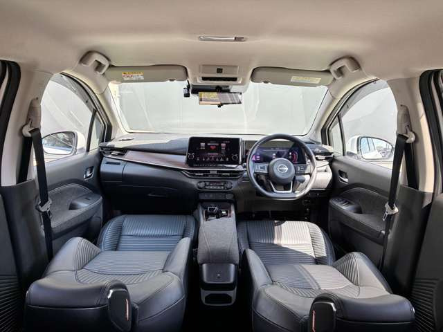 ノートオーラ1.2 G FOUR レザーエディション 4WD