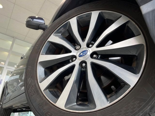 �y����17�C���`�A���~�z�C�[���z�O�ςɃ}�b�`���������A���~�z�C�[���𑕒����Ă���܂��B�e��ЊO�A���~�z�C�[����A�X�^�b�h���X�^�C�����戵�����Ă���܂��B���񂲑��k����������