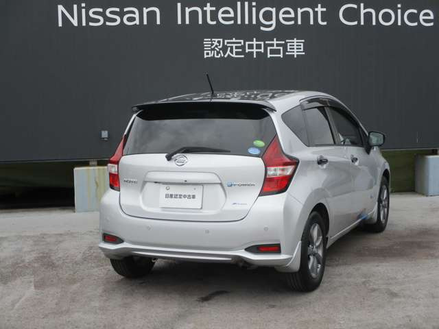 ノート1.2 e-POWER X ブラックアロー