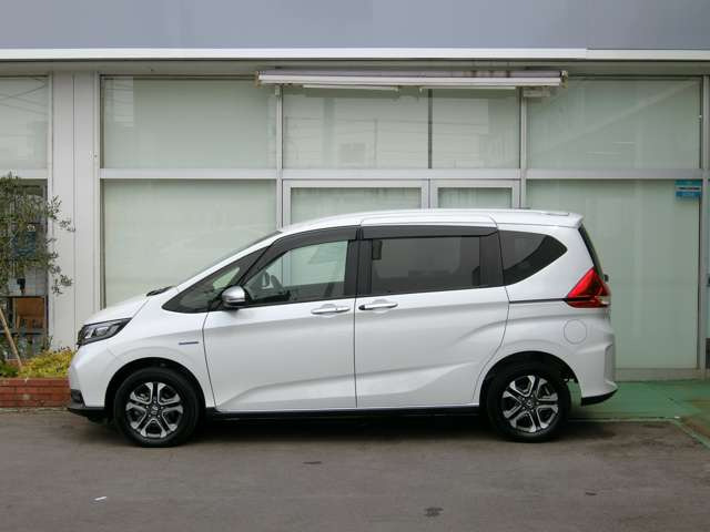 フリード+1.5 ハイブリッド クロスター ホンダセンシング 4WD