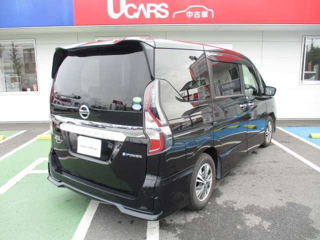 セレナ1.2 e-POWER ハイウェイスターV