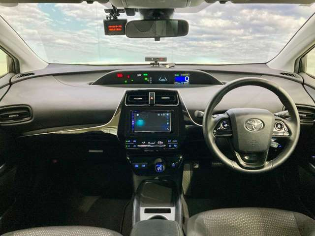 プリウス1.8 S E-Four 4WD