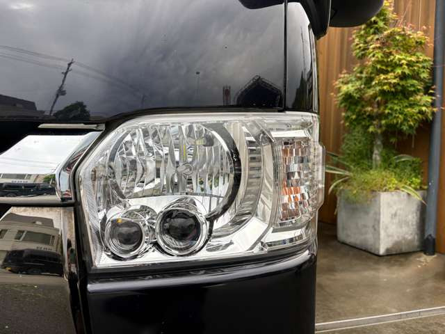LED�w�b�h���C�g��n�C�r�[���E�|�W�V����LED