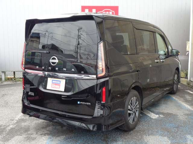 セレナ1.4 e-POWER ハイウェイスターV