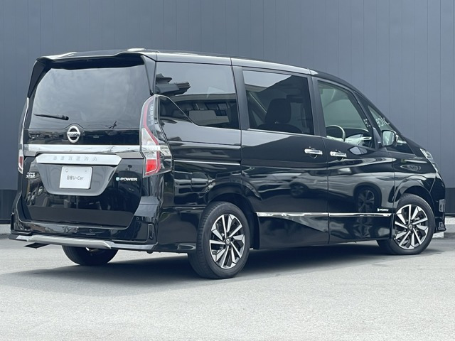 セレナ1.2 e-POWER ハイウェイスターV