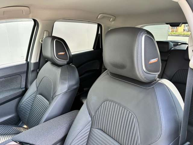 ノートオーラ1.2 G FOUR レザーエディション 4WD