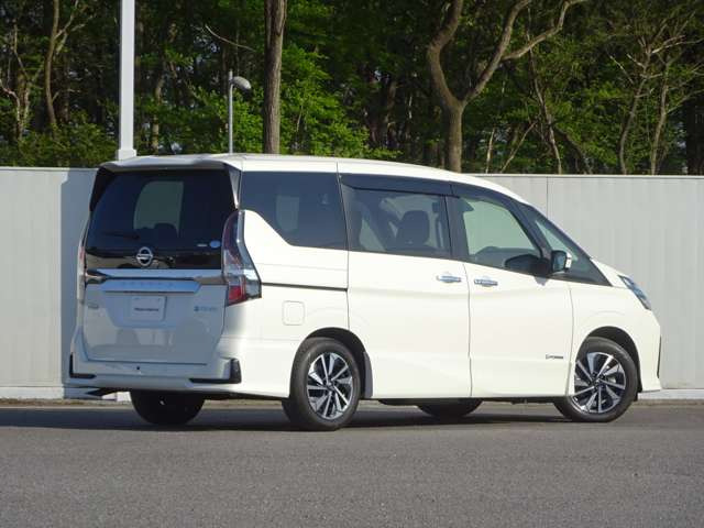 セレナ1.2 e-POWER ハイウェイスターV