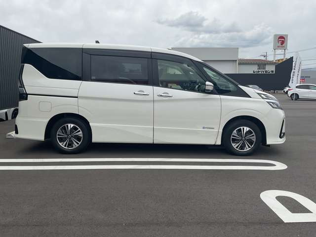 セレナ1.2 e-POWER ハイウェイスターV