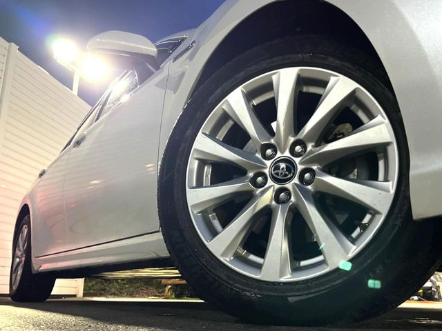 �y����17�C���`�A���~�z�C�[���z�O�ςɃ}�b�`���������A���~�z�C�[���𑕒����Ă���܂��B�e��ЊO�A���~�z�C�[����A�X�^�b�h���X�^�C�����戵�����Ă���܂��B���񂲑��k����������