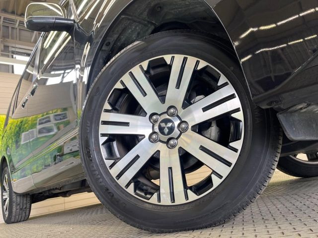�y����18�C���`�A���~�z�C�[���z�O�ςɃ}�b�`���������A���~�z�C�[���𑕒����Ă���܂��B�e��ЊO�A���~�z�C�[����A�X�^�b�h���X�^�C�����戵�����Ă���܂��B���񂲑��k����������