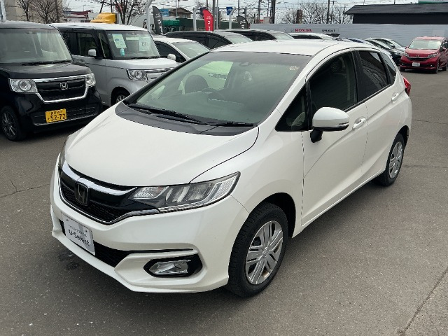 フィット1.3 13G L ホンダセンシング 4WD