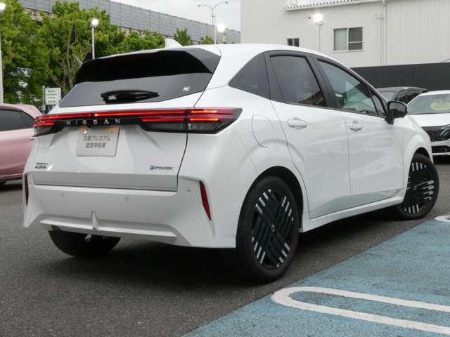 ノートオーラ1.2 G レザーエディション