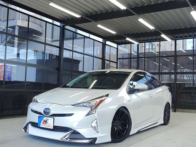 プリウス1.8 S