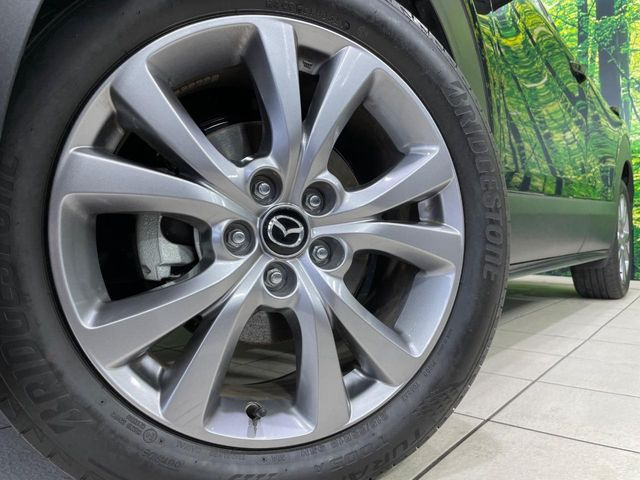 �y����18�C���`�A���~�z�C�[���z�O�ςɃ}�b�`���������A���~�z�C�[���𑕒����Ă���܂��B�e��ЊO�A���~�z�C�[����A�X�^�b�h���X�^�C�����戵�����Ă���܂��B���񂲑��k����������