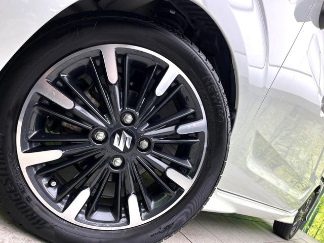 �y����15�C���`�A���~�z�C�[���z�O�ςɃ}�b�`���������A���~�z�C�[���𑕒����Ă���܂��B�e��ЊO�A���~�z�C�[����A�X�^�b�h���X�^�C�����戵�����Ă���܂��B���񂲑��k����������