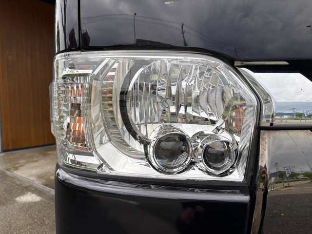 LED�w�b�h���C�g��n�C�r�[���E�|�W�V����LED