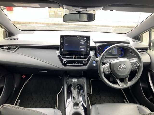 カローラツーリング1.8 ハイブリッド W×B