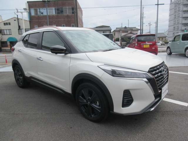 キックス1.2 X 90周年記念車 (e-POWER)