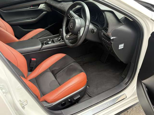 MAZDA3セダン1.8 XD レトロスポーツエディション